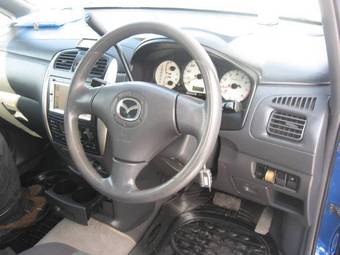 2002 Mazda Premacy Photos