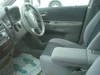 2002 Mazda Premacy Pictures