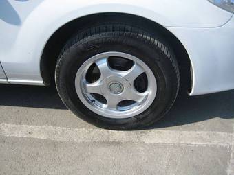 2002 Mazda Premacy Photos