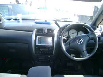 2002 Mazda Premacy Wallpapers