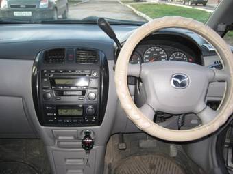 2002 Mazda Premacy Photos