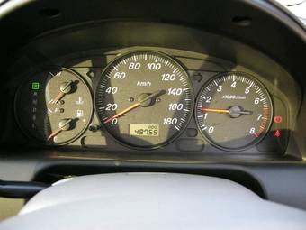2002 Mazda Premacy Pictures