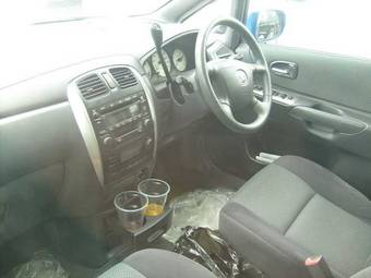 2002 Mazda Premacy Photos
