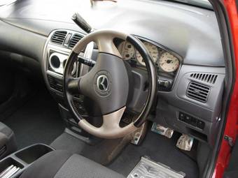 2002 Mazda Premacy Pictures