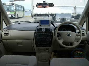 2002 Mazda Premacy Pics