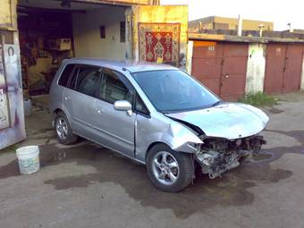2002 Mazda Premacy Photos