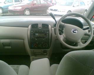 2002 Mazda Premacy Pictures