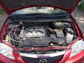 2002 Mazda Premacy Photos