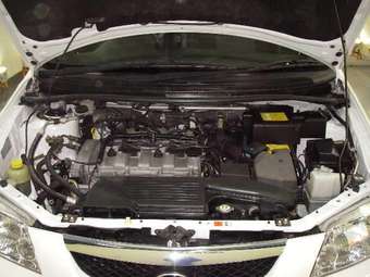 2003 Mazda Premacy Photos