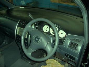 2003 Mazda Premacy Images