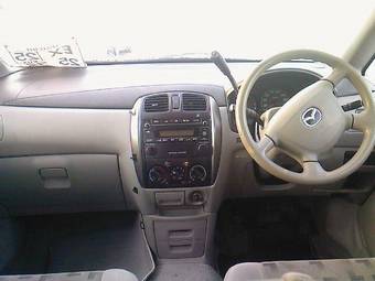 2003 Mazda Premacy Pictures