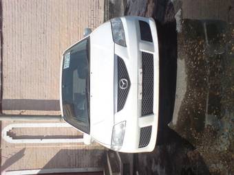 2003 Mazda Premacy Pictures