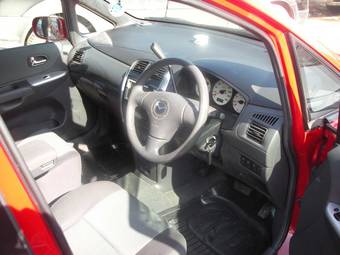 2003 Mazda Premacy Pictures
