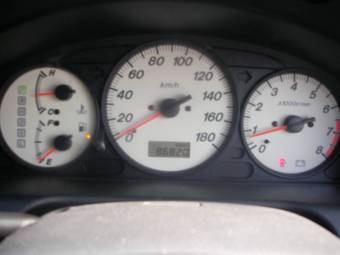 2003 Mazda Premacy Photos