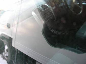 2003 Mazda Premacy Photos