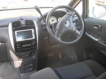2003 Mazda Premacy Photos