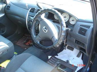 2003 Mazda Premacy Pictures