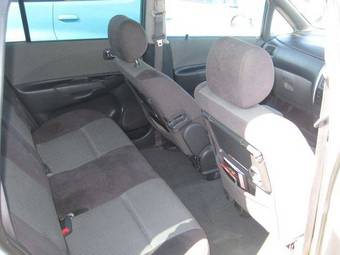 2003 Mazda Premacy Photos