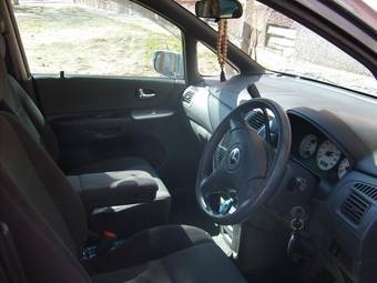 2003 Mazda Premacy Photos