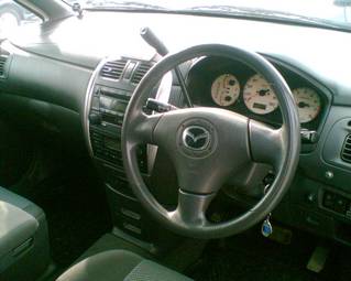 2003 Mazda Premacy Photos