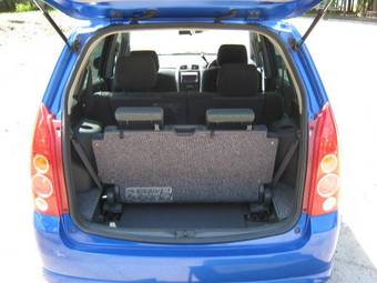 2003 Mazda Premacy Pictures