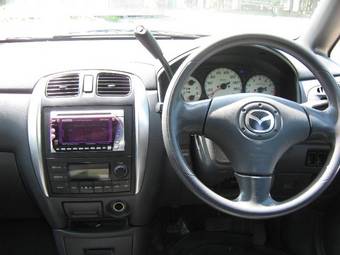 2003 Mazda Premacy Pics