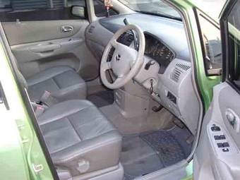 2003 Mazda Premacy Pictures