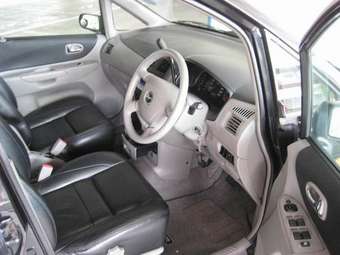 2004 Mazda Premacy Pictures
