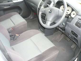 2004 Mazda Premacy Pictures