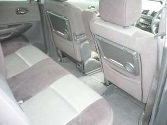 2004 Mazda Premacy Photos