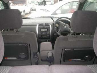2004 Mazda Premacy Pics