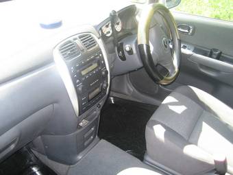 2004 Mazda Premacy Pictures