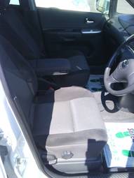 2004 Mazda Premacy Pictures