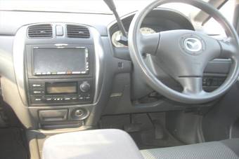 2004 Mazda Premacy Photos