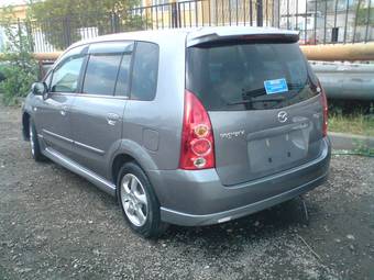 2004 Mazda Premacy Photos