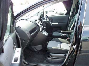 2005 Mazda Premacy Pics