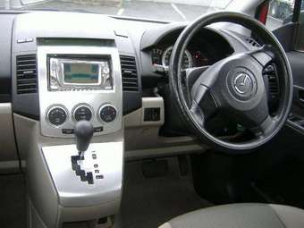 2005 Mazda Premacy Photos