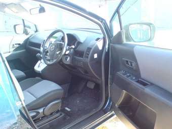 2005 Mazda Premacy Photos