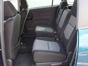 2005 Mazda Premacy Photos