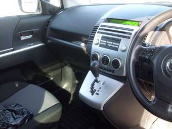 2005 Mazda Premacy Pics