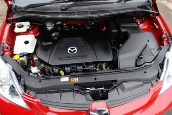 2005 Mazda Premacy Photos