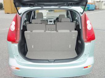 2005 Mazda Premacy Photos