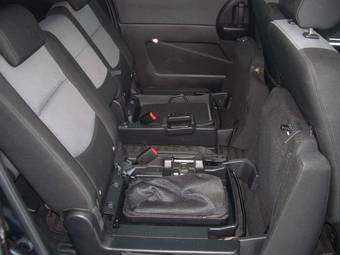 2005 Mazda Premacy Photos