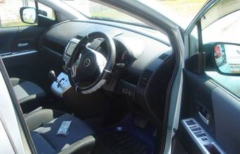 2005 Mazda Premacy Images