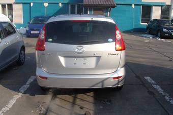 2005 Mazda Premacy Pictures