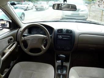 1999 Mazda Protege Pictures