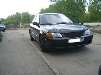 2000 Mazda Protege Pictures