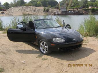 2002 Mazda Roadster Photos