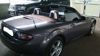 2004 Mazda Roadster Images