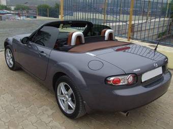 2005 Mazda Roadster Photos